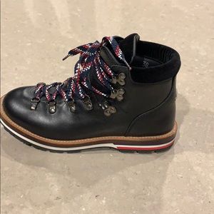Moncler Blanche boot. PRICE FIRM. Mint- worn once